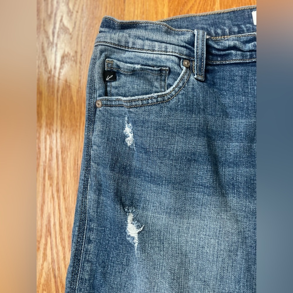 KanCan Blue Lightly Distressed Straight Jeans - Picture 2 of 8